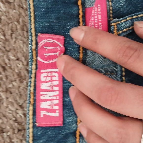 Zana Di Women's Jweled Denim Shorts - Picture 4 of 13